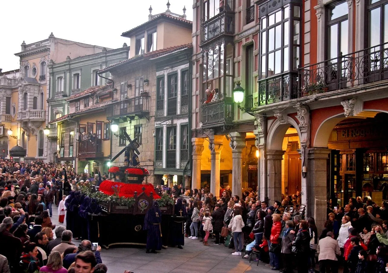 Descubre la Pasión y Tradición: Semana Santa en Avilés